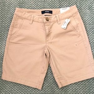 Aero Bermuda Shorts, Mid-rise, Size 2